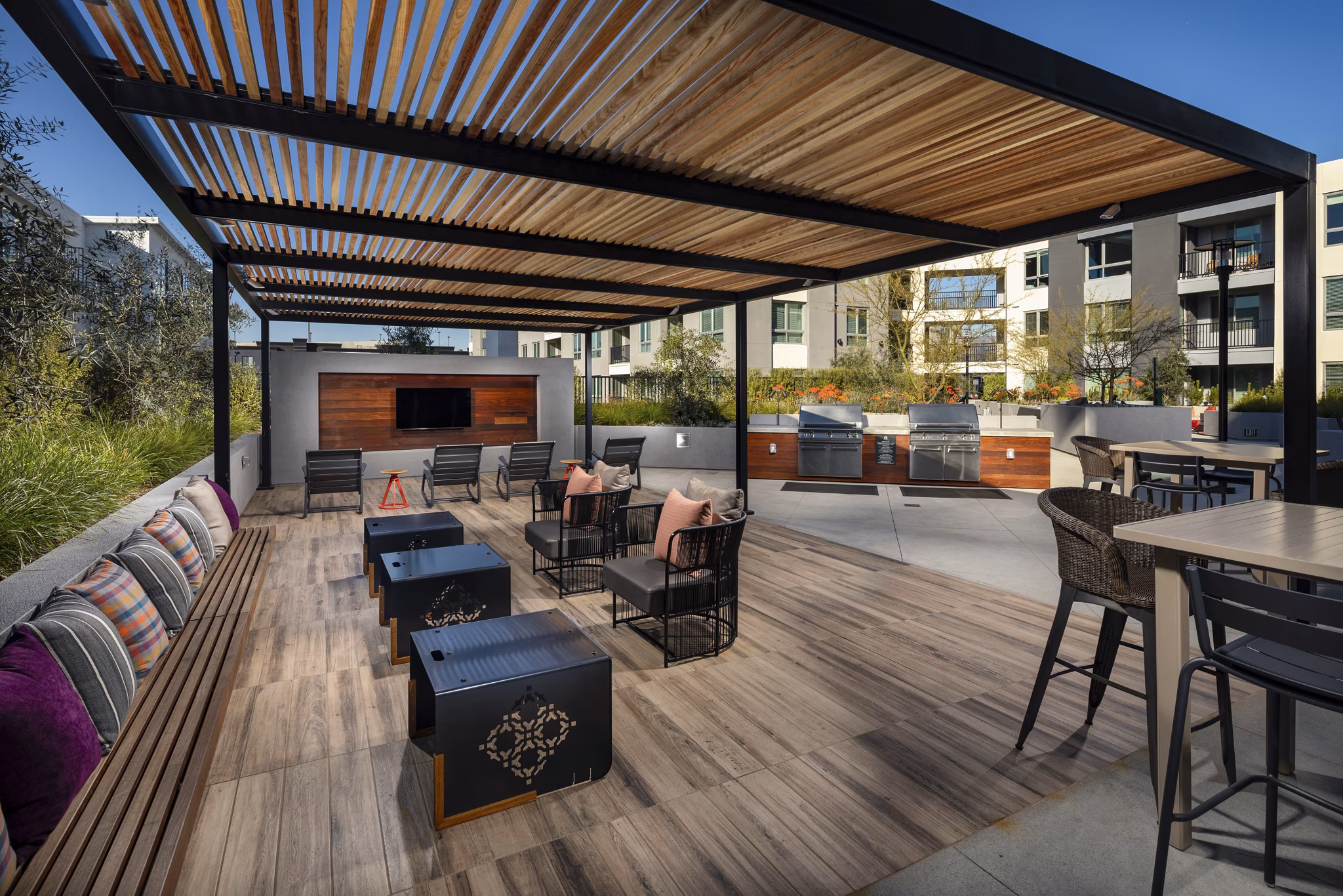 courtyard at The Weddington Apartments