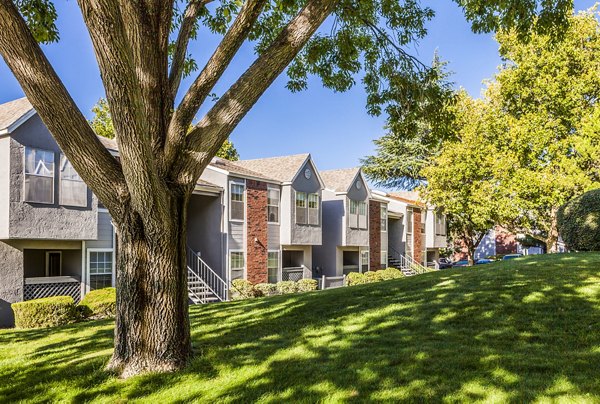  building/exterior at Spring Park Apartments