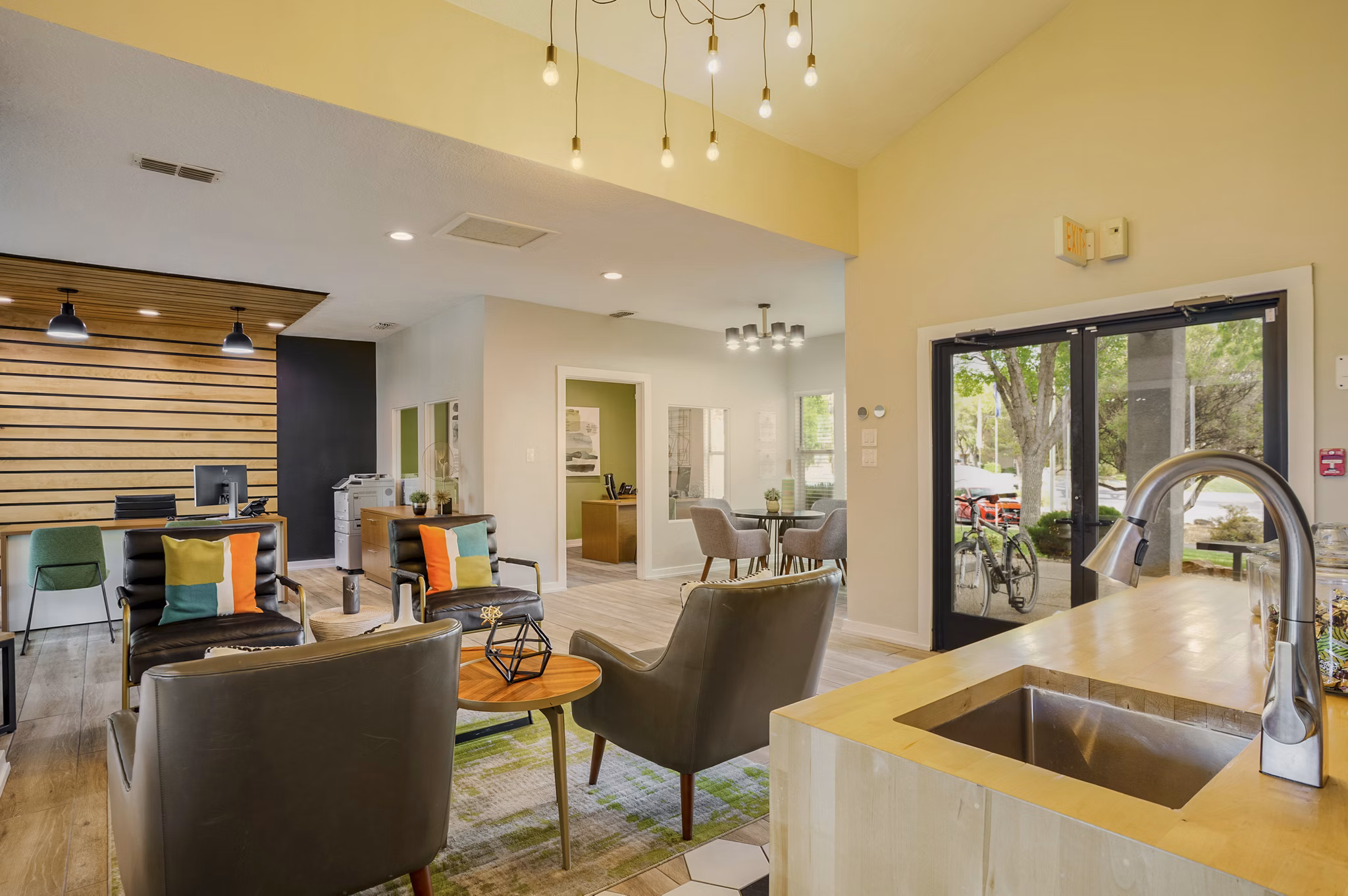 clubhouse at Spring Park Apartments 