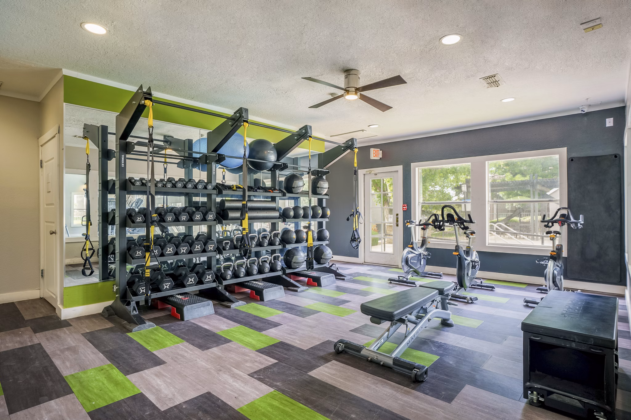 fitness center at Spring Park Apartments 