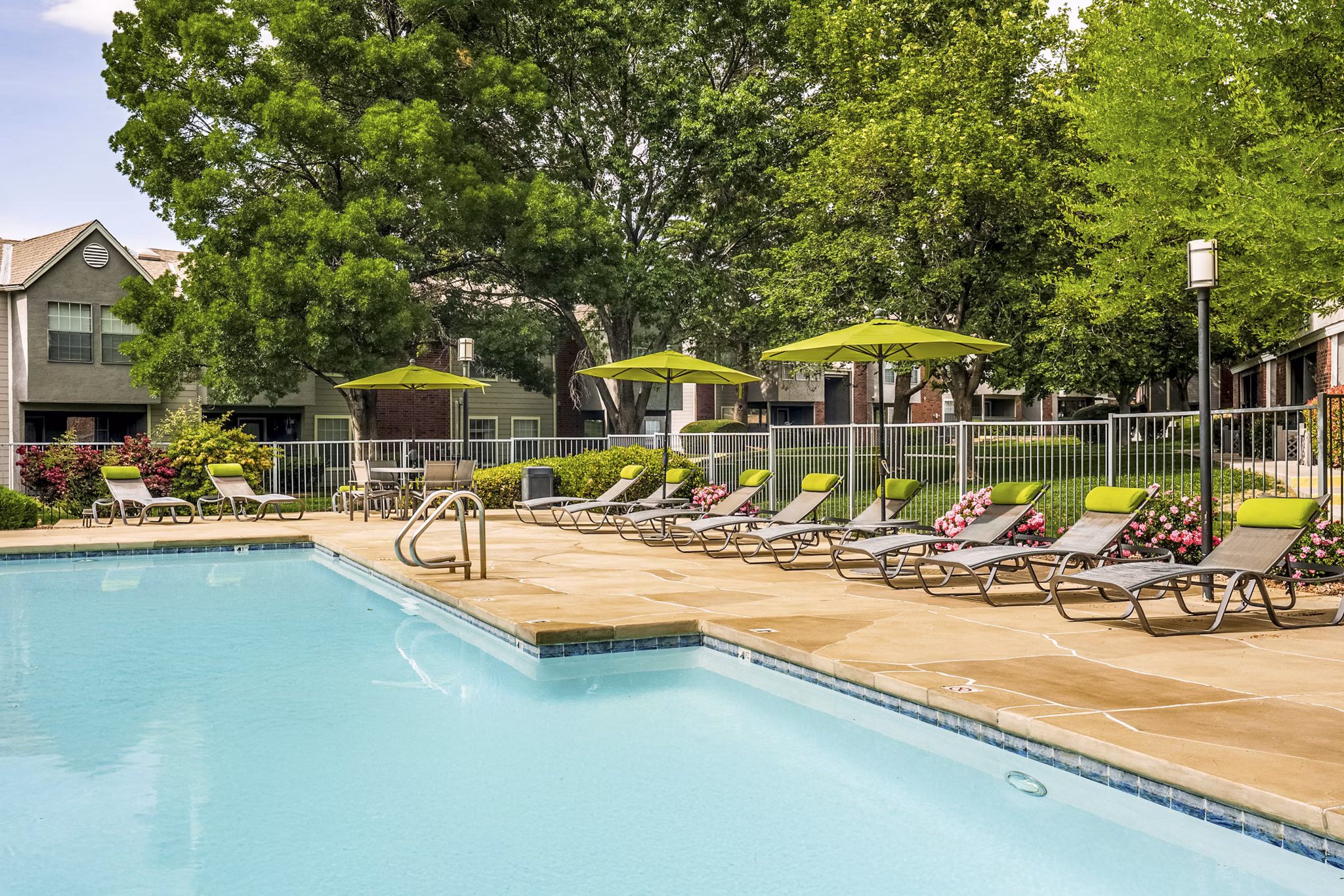 pool at Spring Park Apartments 