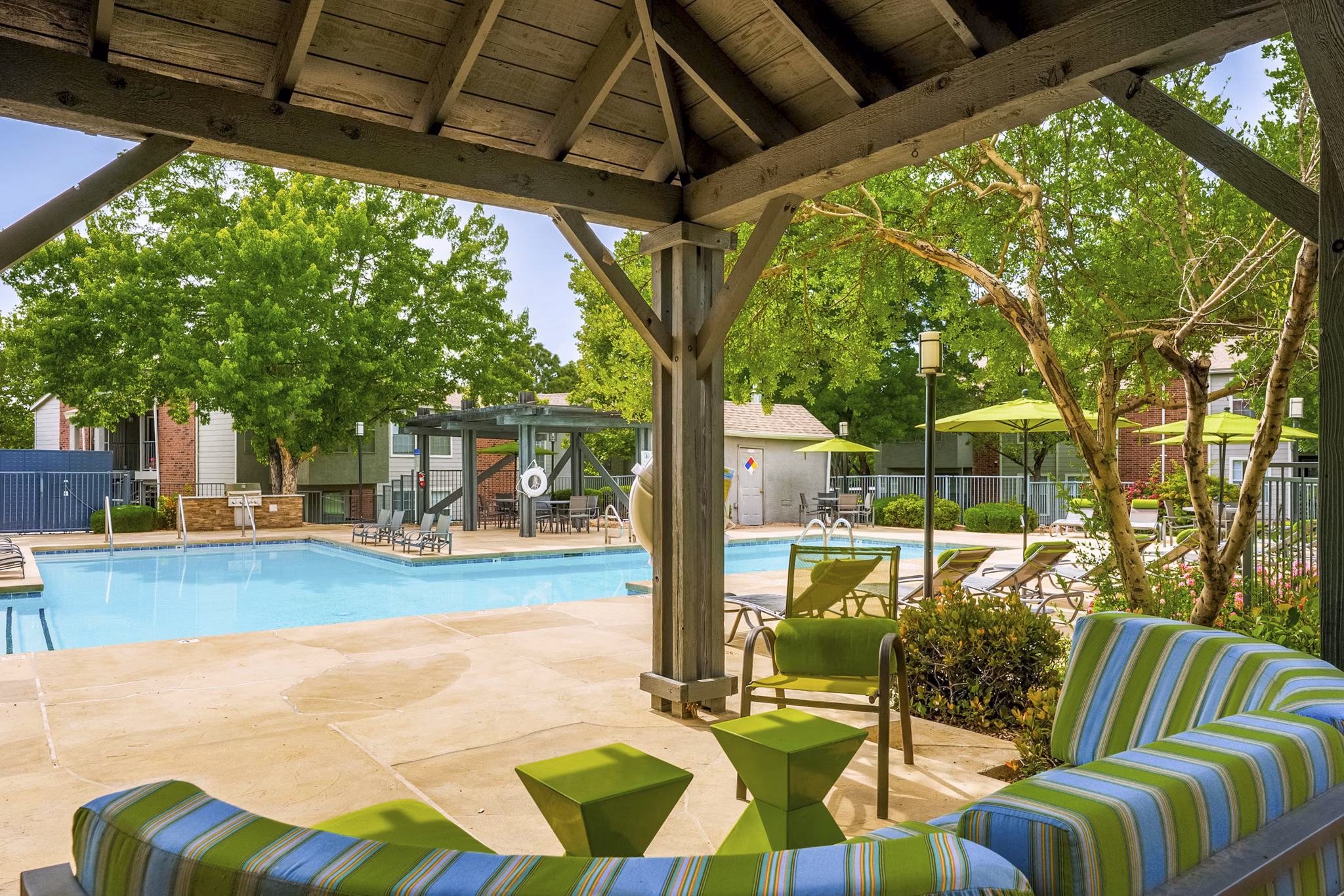 pool at Spring Park Apartments 