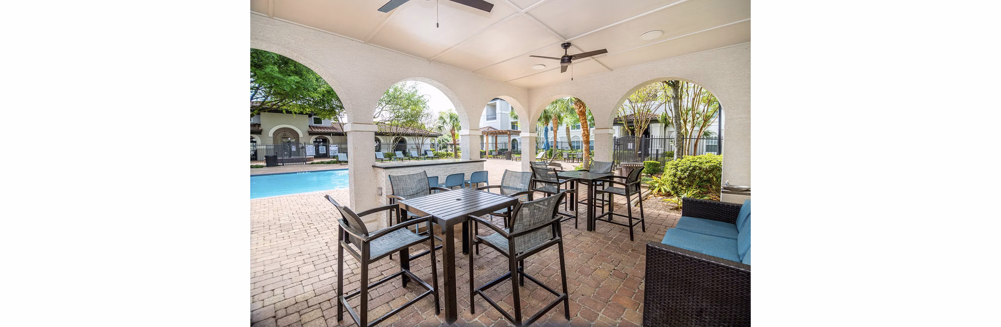 grill area at Brisa at Shadowlake Apartments