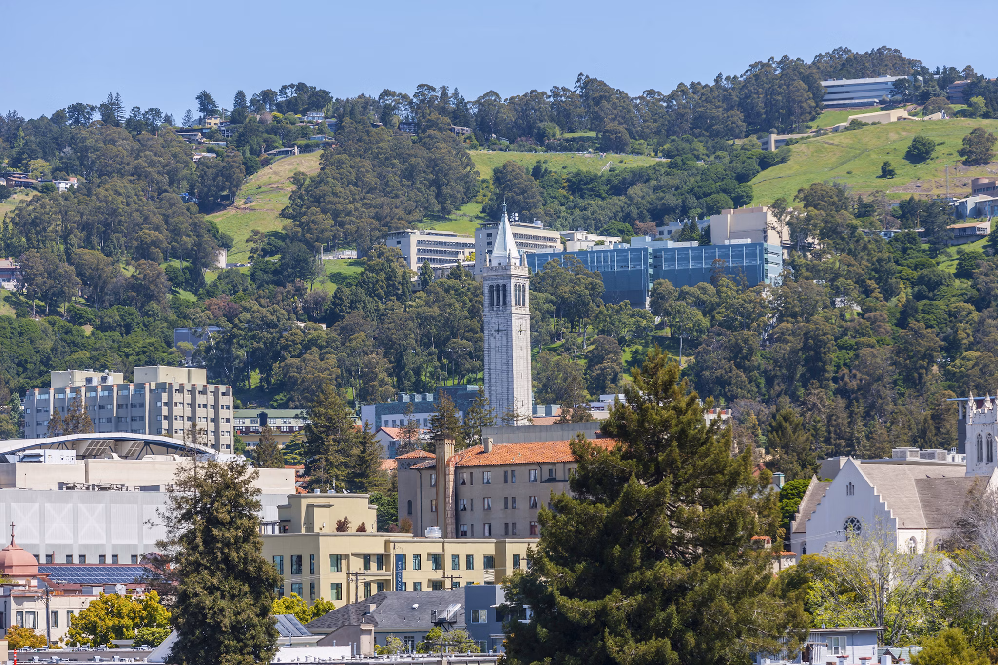 The Dwight: Panoramic city views from luxury high-rise apartment