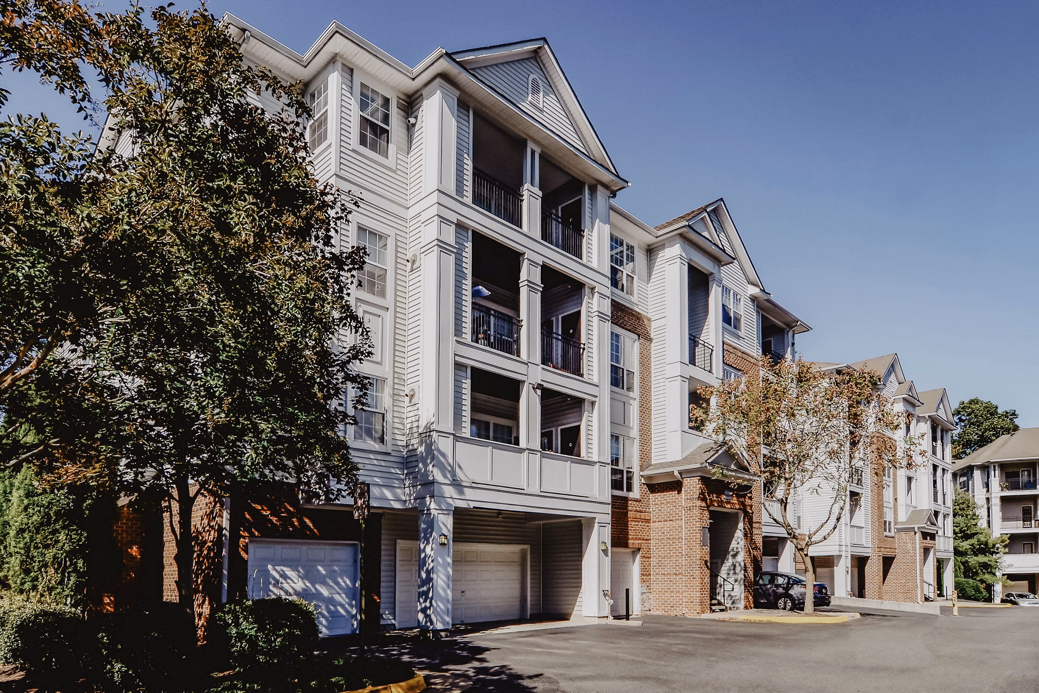 Finley at Fairfax Corner: Elegant of luxury apartments in a vibrant Fairfax location