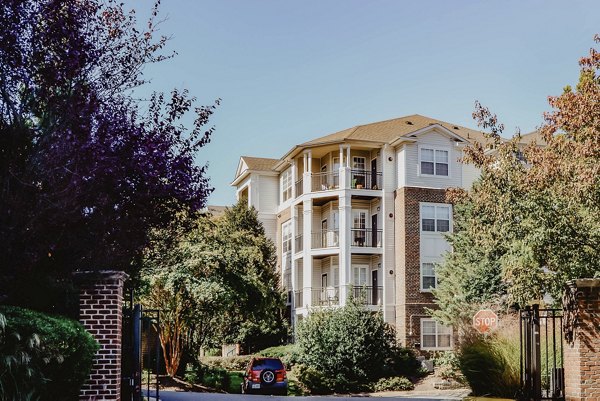 Finley at Fairfax Corner: Elegant apartment with landscaped gardens in Fairfax