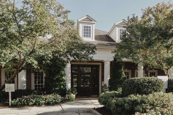 Finley at Fairfax Corner: Modern luxury apartments in Fairfax