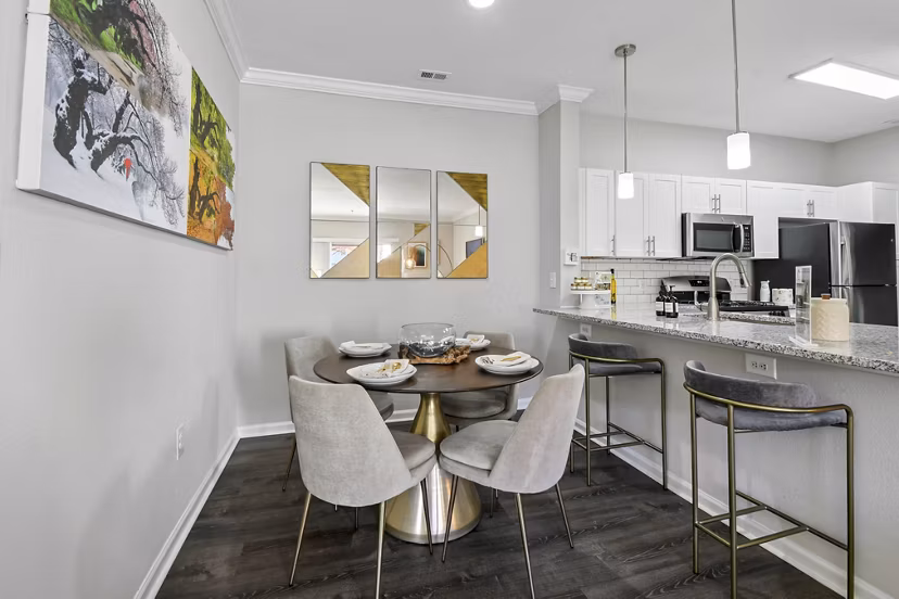 dining room at Finley at Fairfax Corner Apartments