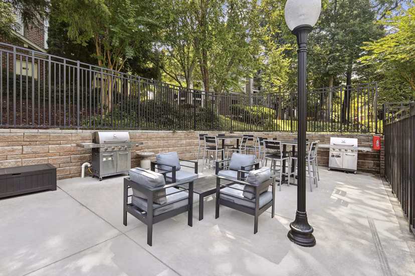 grill area at Finley at Fairfax Corner Apartments