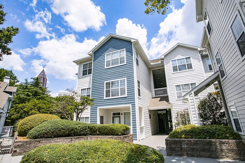 The Prato at Midtown: Elegant view of luxury apartments in Atlanta