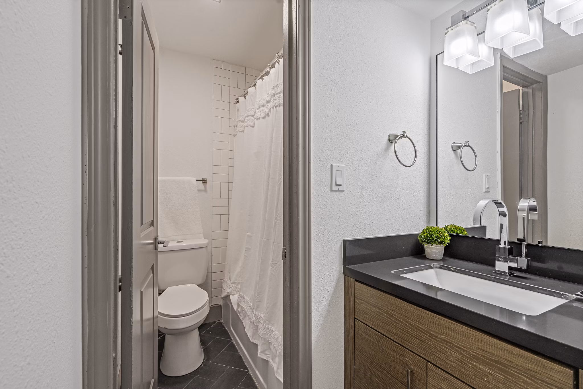 bathroom at Waterloo Flats Apartments