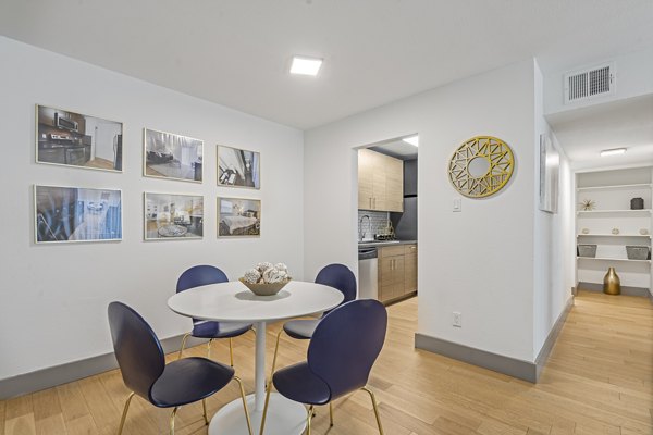 dining area at Waterloo Flats Apartments