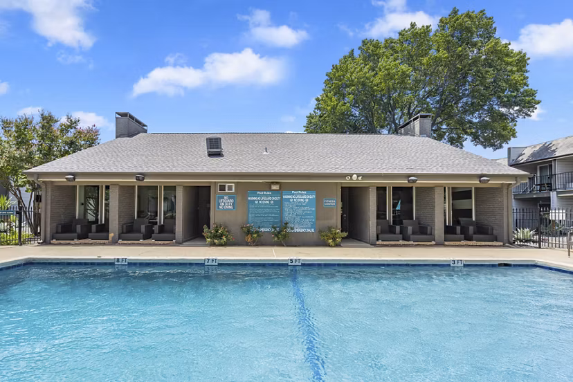 pool at Waterloo Flats Apartments