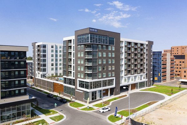 Overture 9th + CO Apartments: Stylish of luxury apartments in vibrant Denver neighborhood