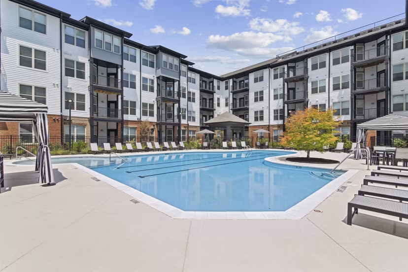pool at Avana on Main Apartments 