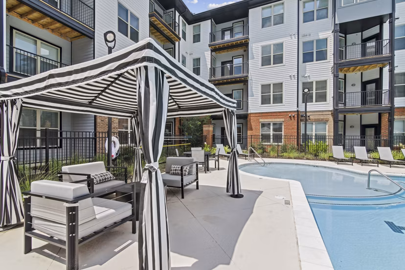 pool at Avana on Main Apartments 