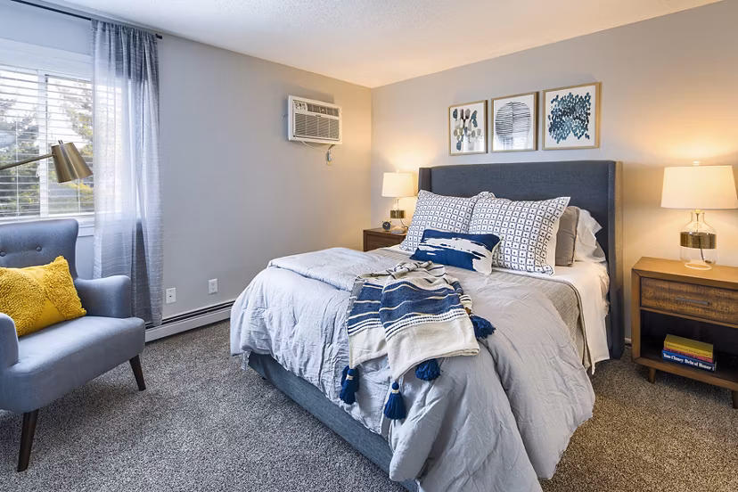 Cozy bedroom with modern decor at Avana Southview Apartments