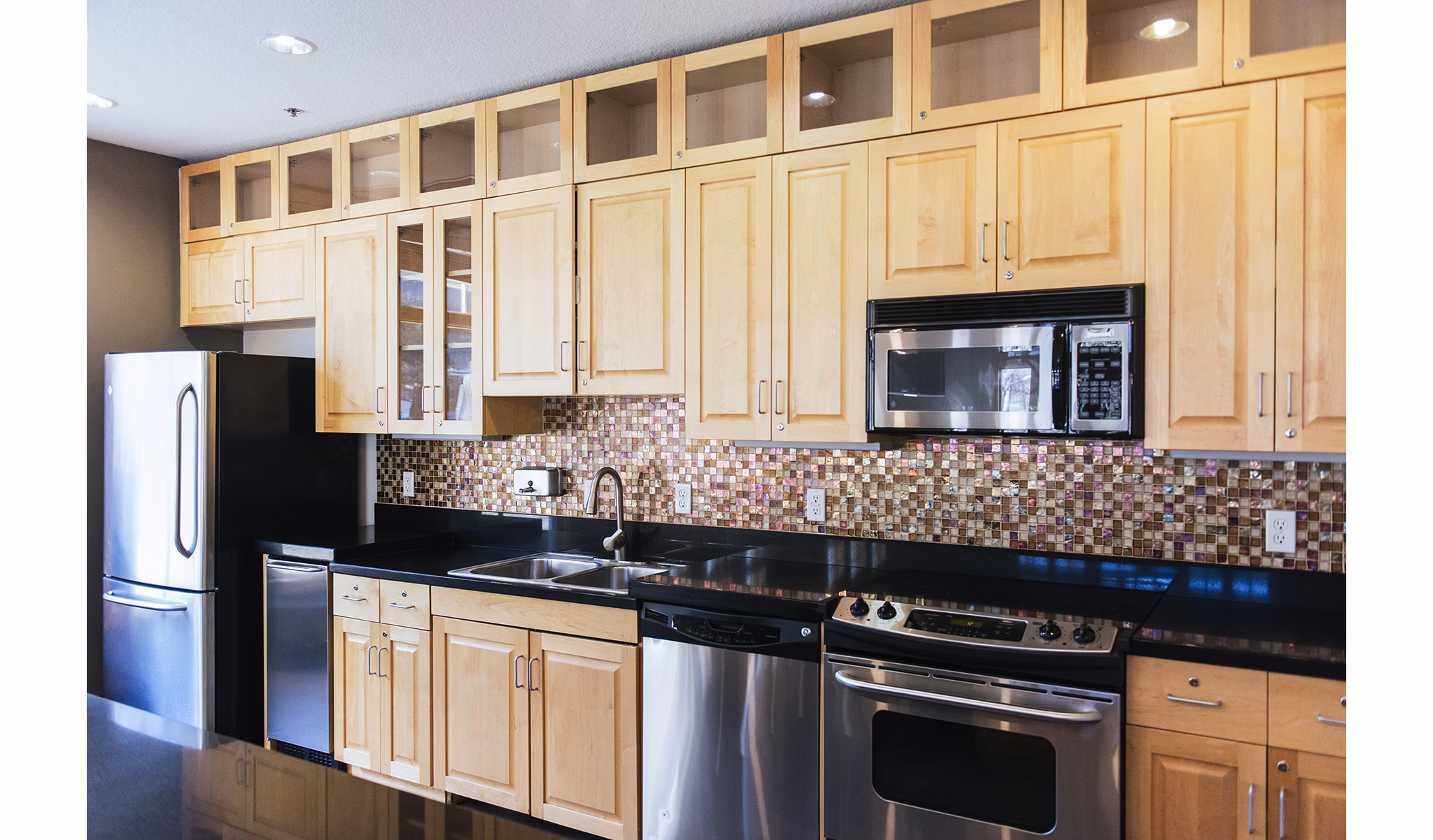 Clubhouse featuring modern design and comfortable seating at Avana Southview Apartments