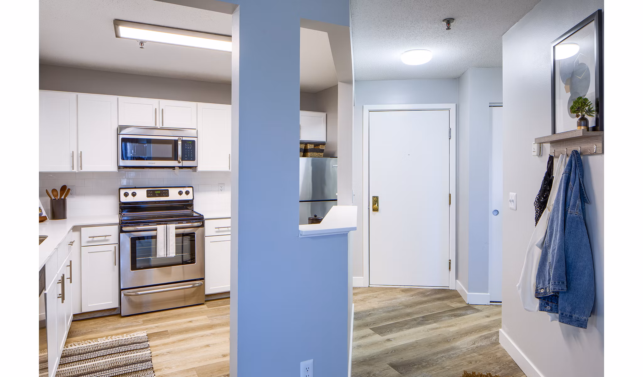 Modern kitchen with granite countertops at Avana Southview Apartments
