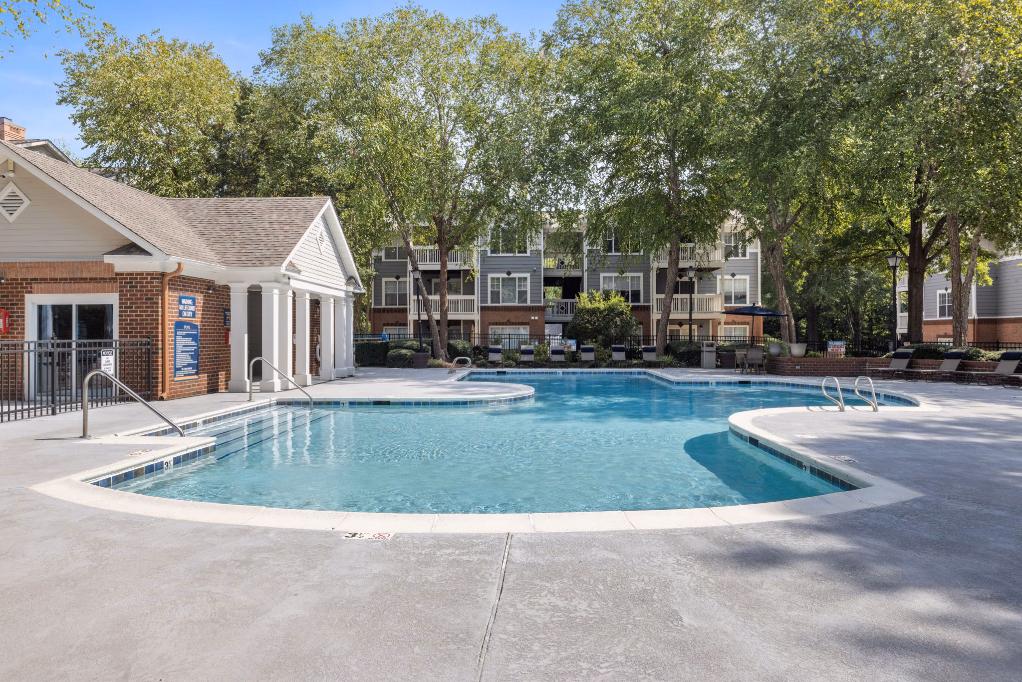pool at Autumn Woods Apartments 