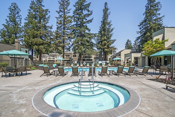 Avana San Jose: Modern luxury apartments with lush landscaping in central San Jose