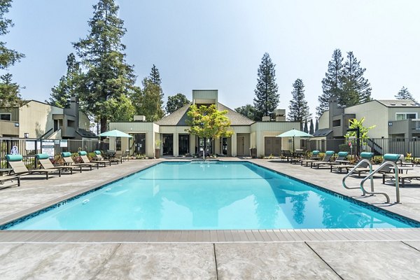 Avana San Jose: Elegant view of luxury apartments in vibrant San Jose neighborhood