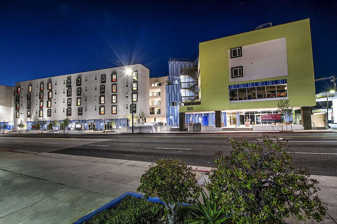 Cc Tan Center Apartments Glendale Ca 4 of 12