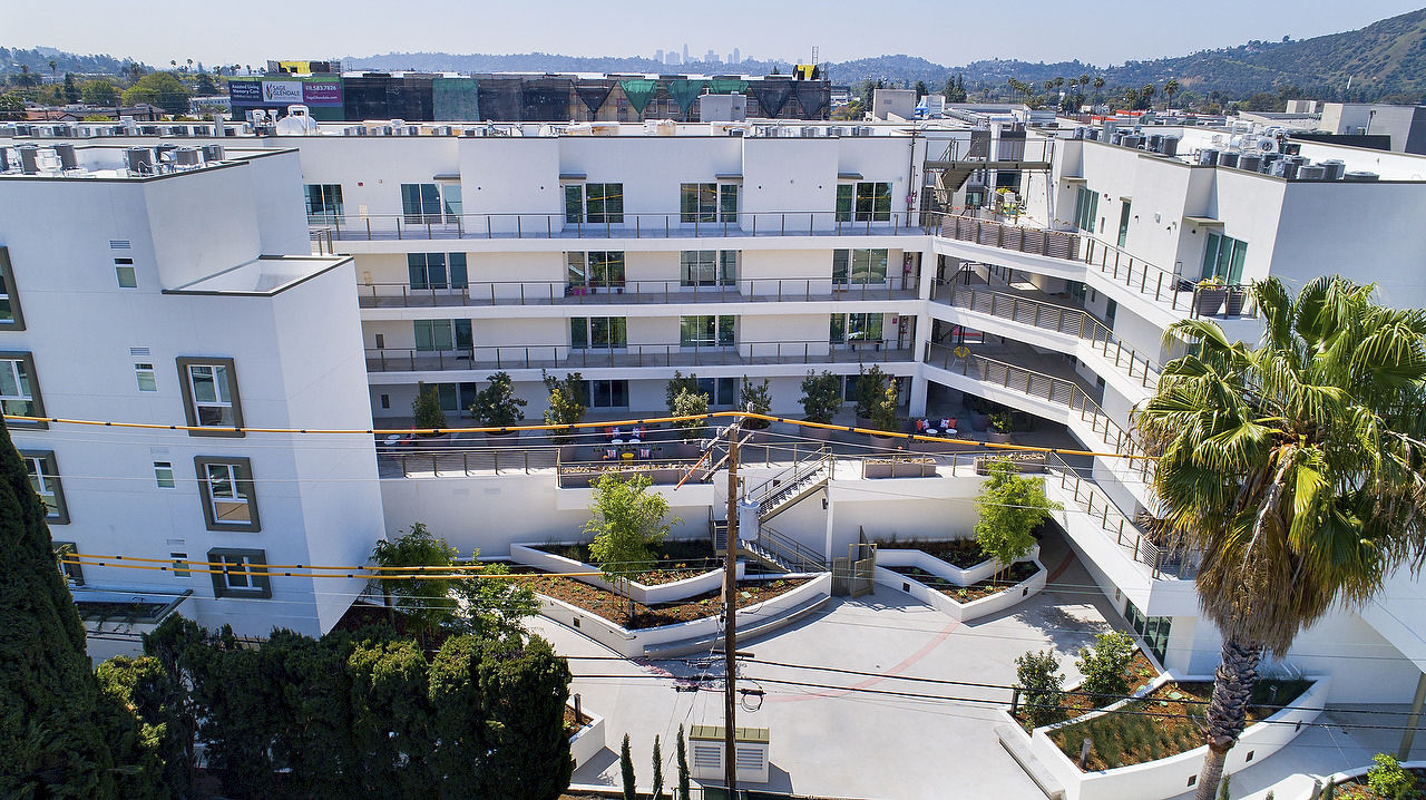 Cc Tan Center Apartments Glendale Ca 6 of 12