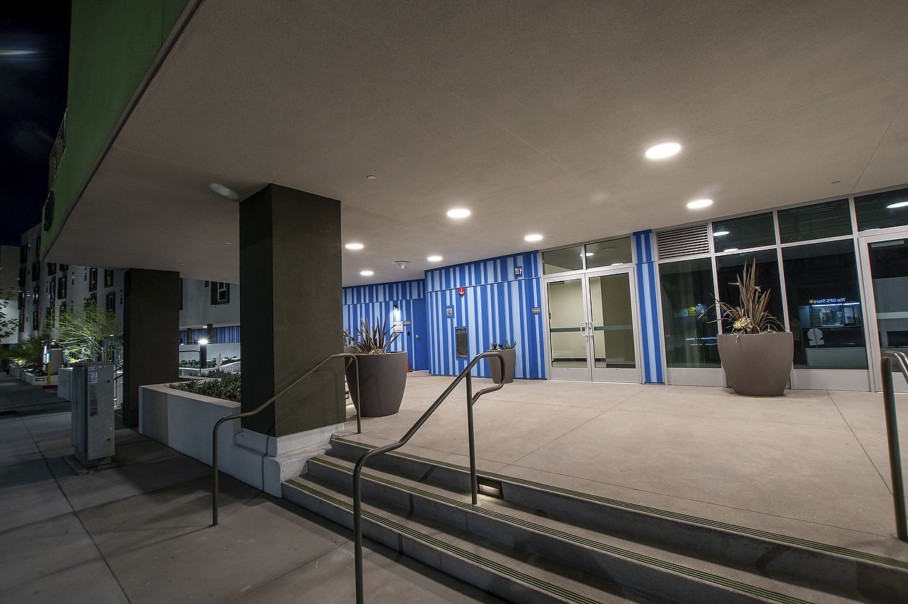 Cc Tan Center Apartments Glendale Ca 9 of 12