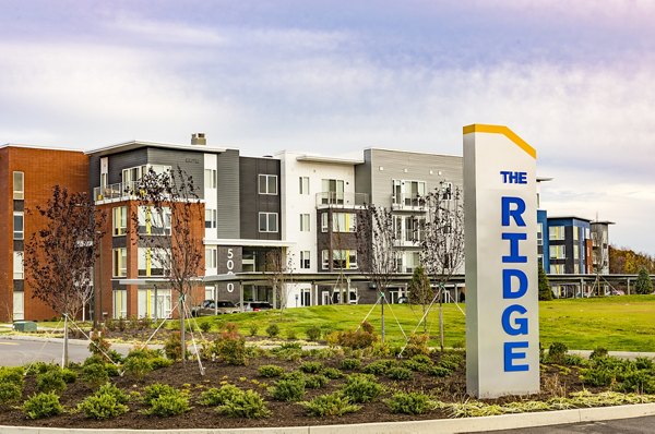 Ridge at Robinson: Contemporary luxury apartment building near shopping in Pittsburgh