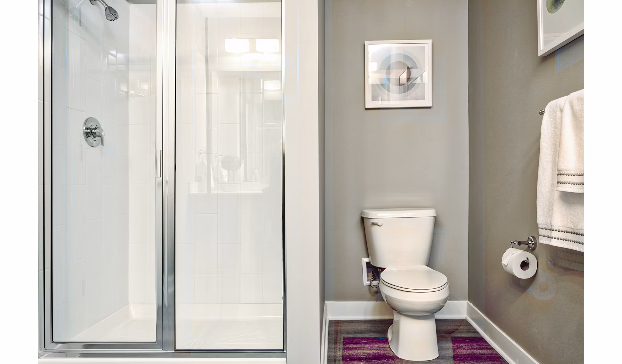 Elegant bathroom featuring modern design and premium fixtures at Ridge at Robinson Apartments