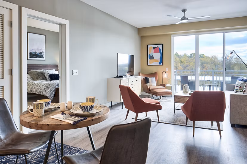 Modern dining room with elegant decor at Ridge at Robinson Apartments