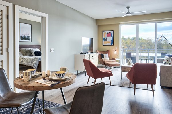 dining room at Ridge at Robinson Apartments                             