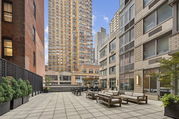 grill area at 800 Sixth Apartments 
