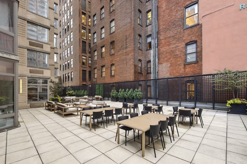 grill area at 800 Sixth Apartments 