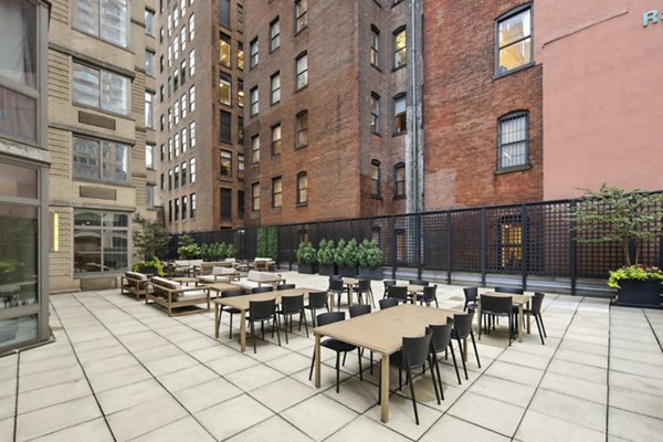 grill area at 800 Sixth Apartments 