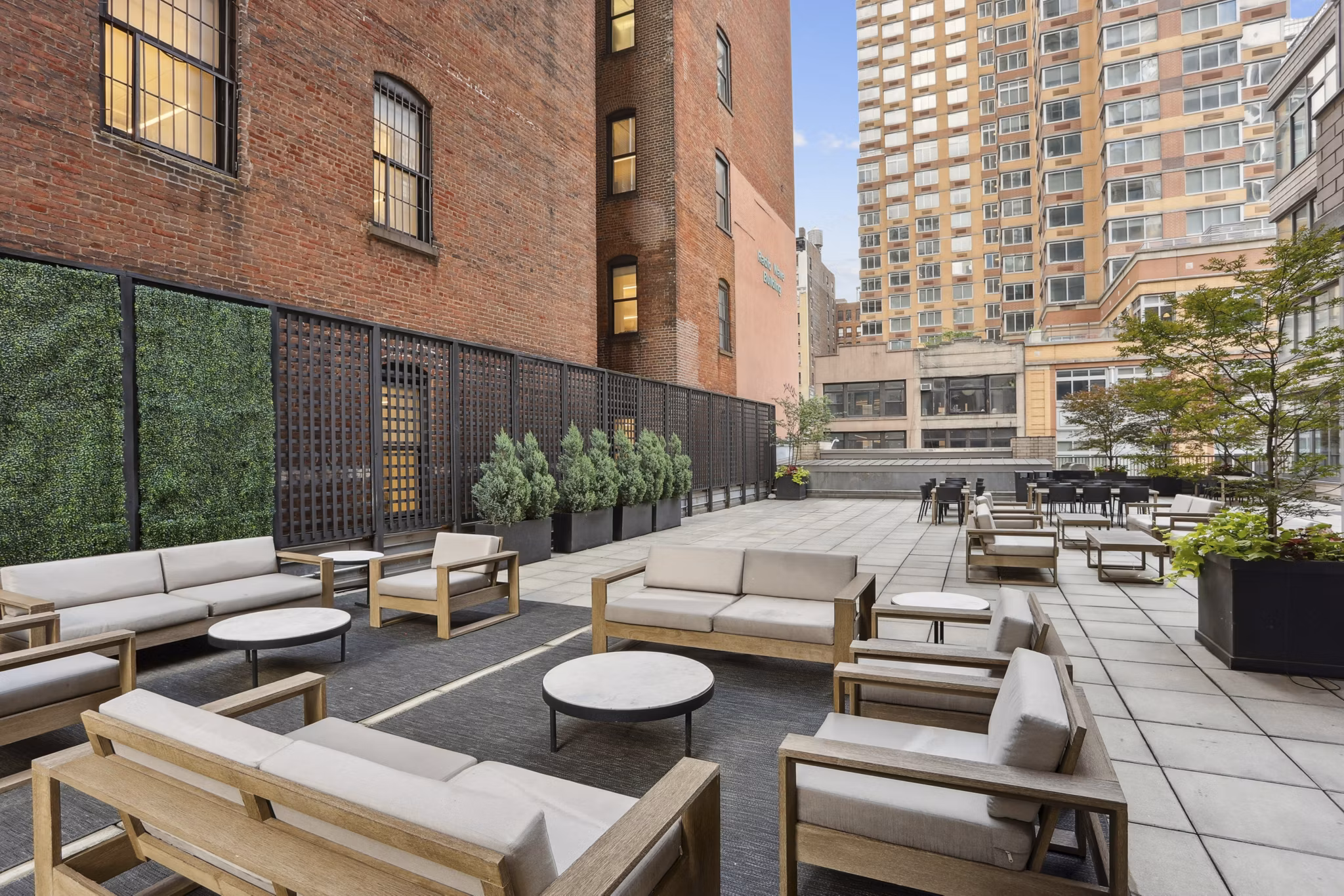 grill area at 800 Sixth Apartments 
