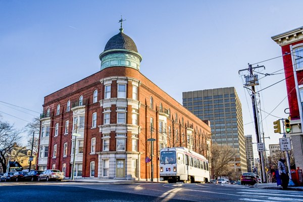 Quaker Court: Modern of luxury apartments in University City