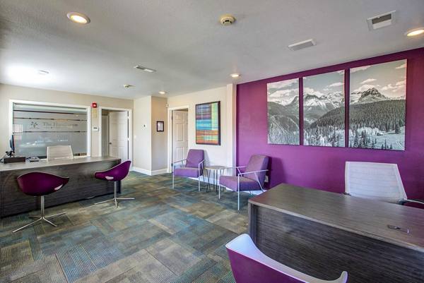 clubhouse/leasing office at The Huntington Apartments