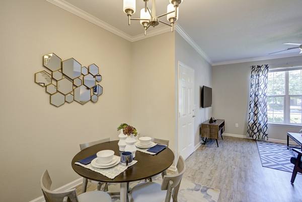 dining room at Alvista Harmony