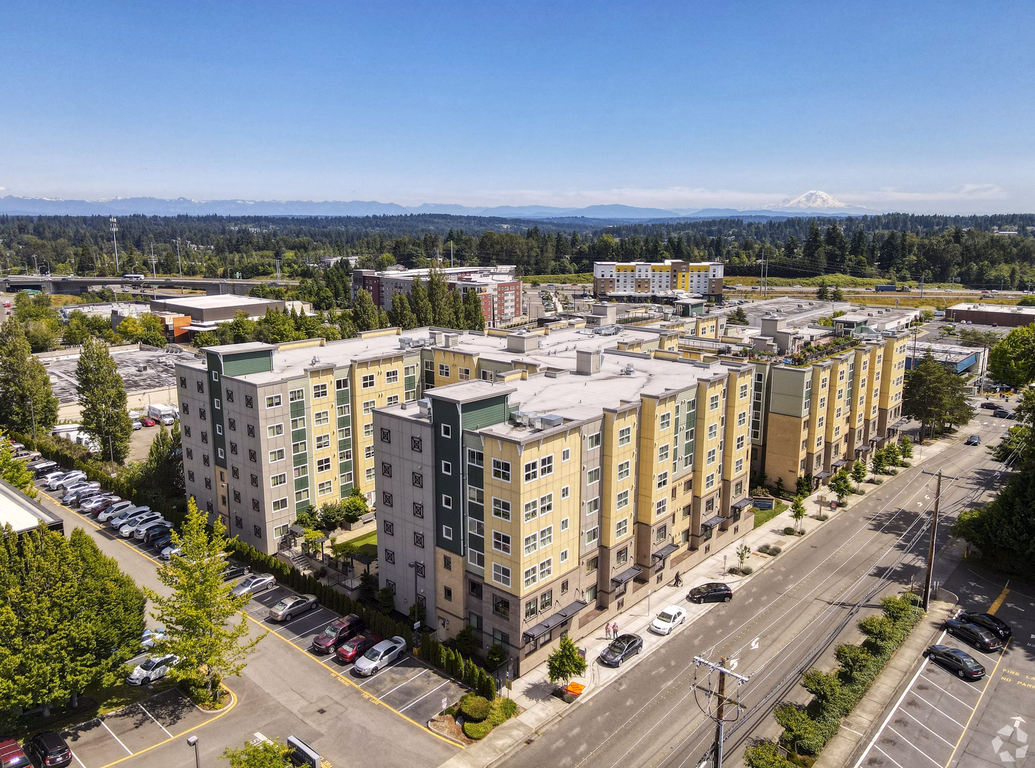 Destinations Lynnwood Apartments: Elegant design mid-rise in Lynnwood