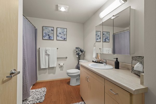 bathroom at Destinations Lynnwood Apartments