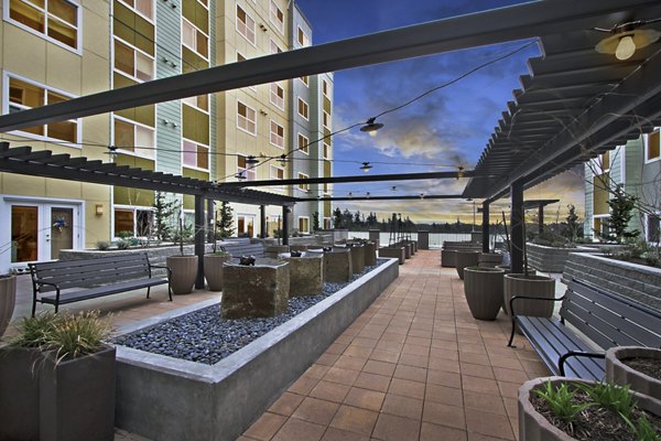 patio at Destinations Lynnwood an Overture Community Apartments