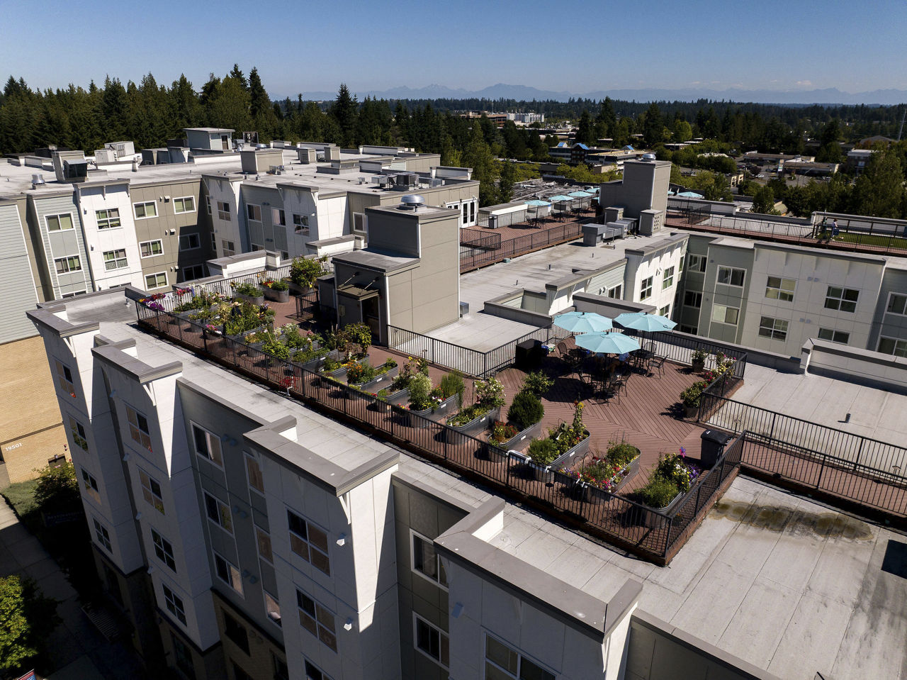 Roof deck at Destinations Lynnwood (2 of 2)