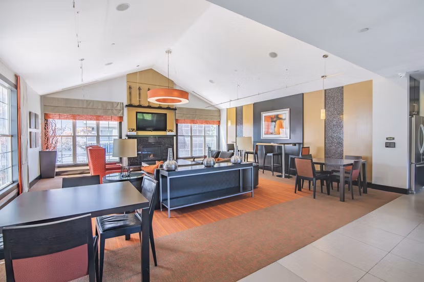 clubhouse at Mountain View Crossing Apartments 