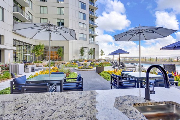 grill area at Parq on Speer Apartments