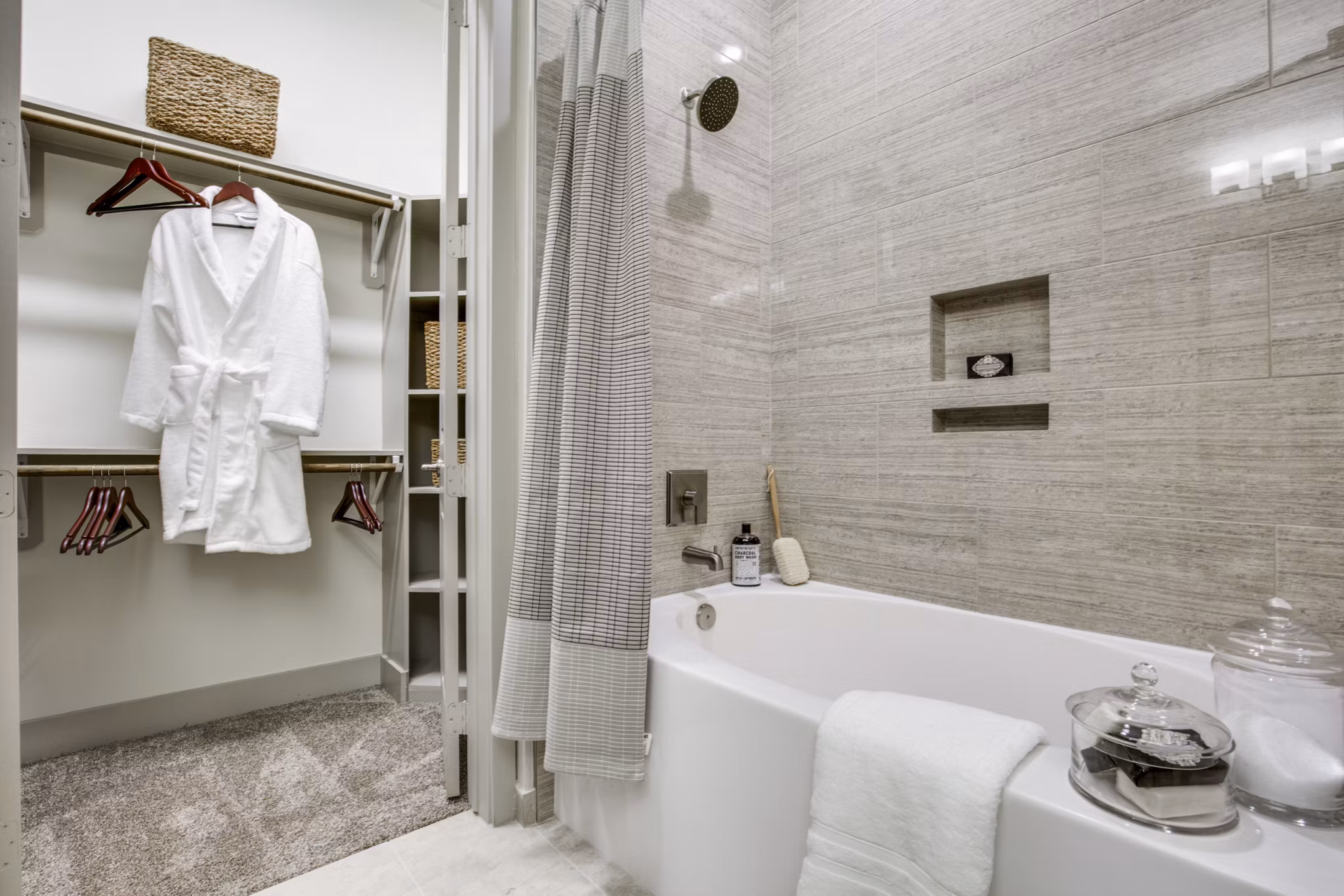 Modern bathroom with sleek fixtures at 1414 Texas Downtown Apartments