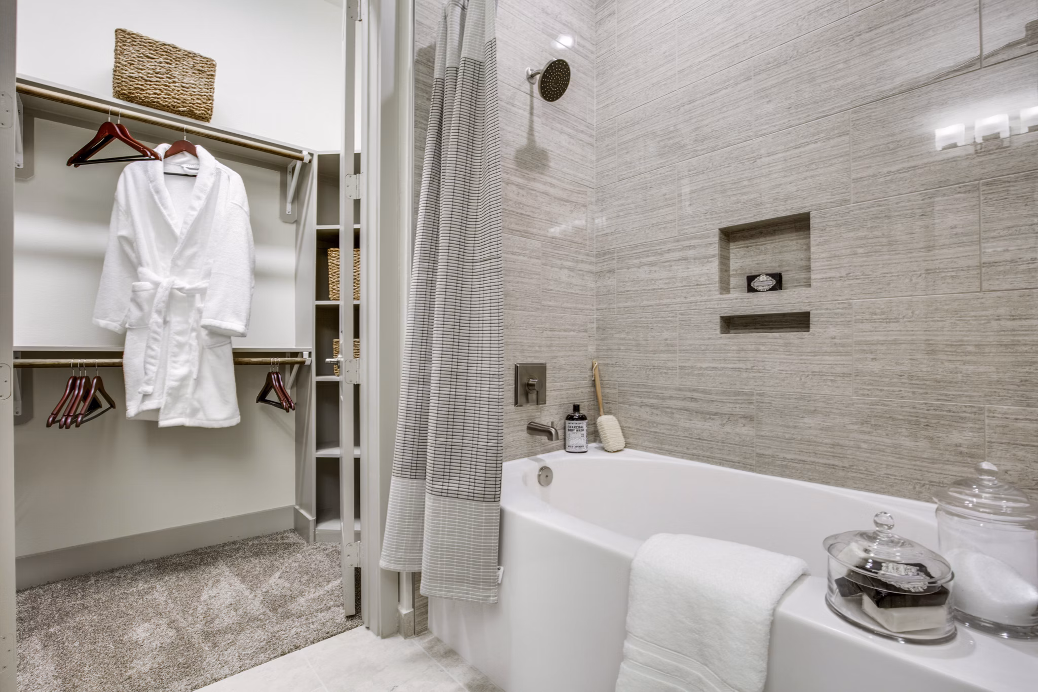Modern bathroom with sleek fixtures at 1414 Texas Downtown Apartments