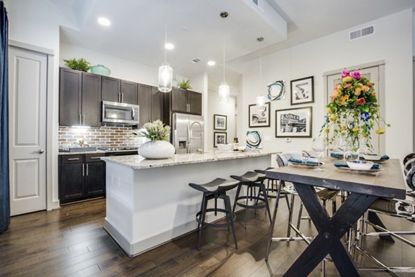 dining room at 1414 Texas Downtown Apartments