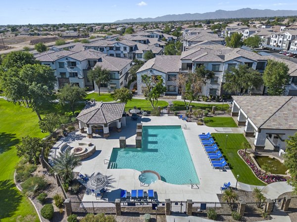 pool at Bella Mirage Apartments